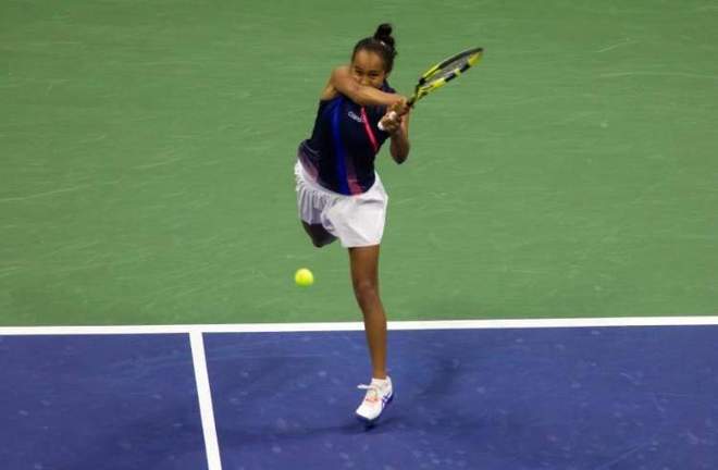 们展示泳技 们展示泳技